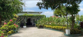 Elizabeths Secret Garden Guest House